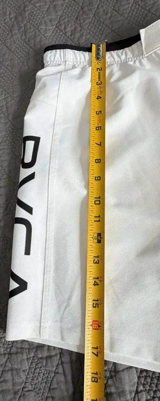 Men’s Large- RVCA Grappler 17” Fight Shorts AVYWS00173 White